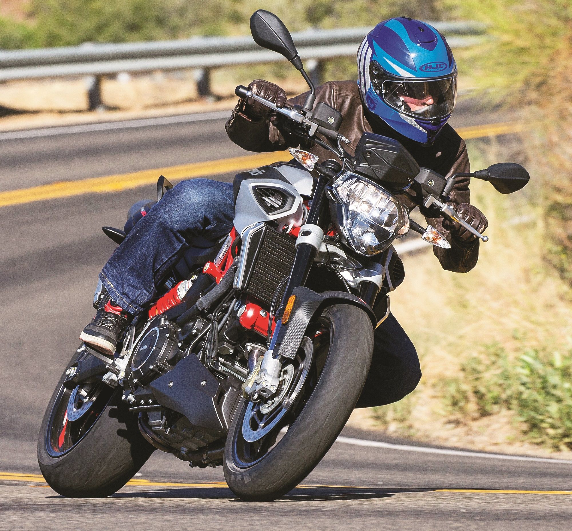 Review: Aprilia Shiver 900 and Dorsoduro 900