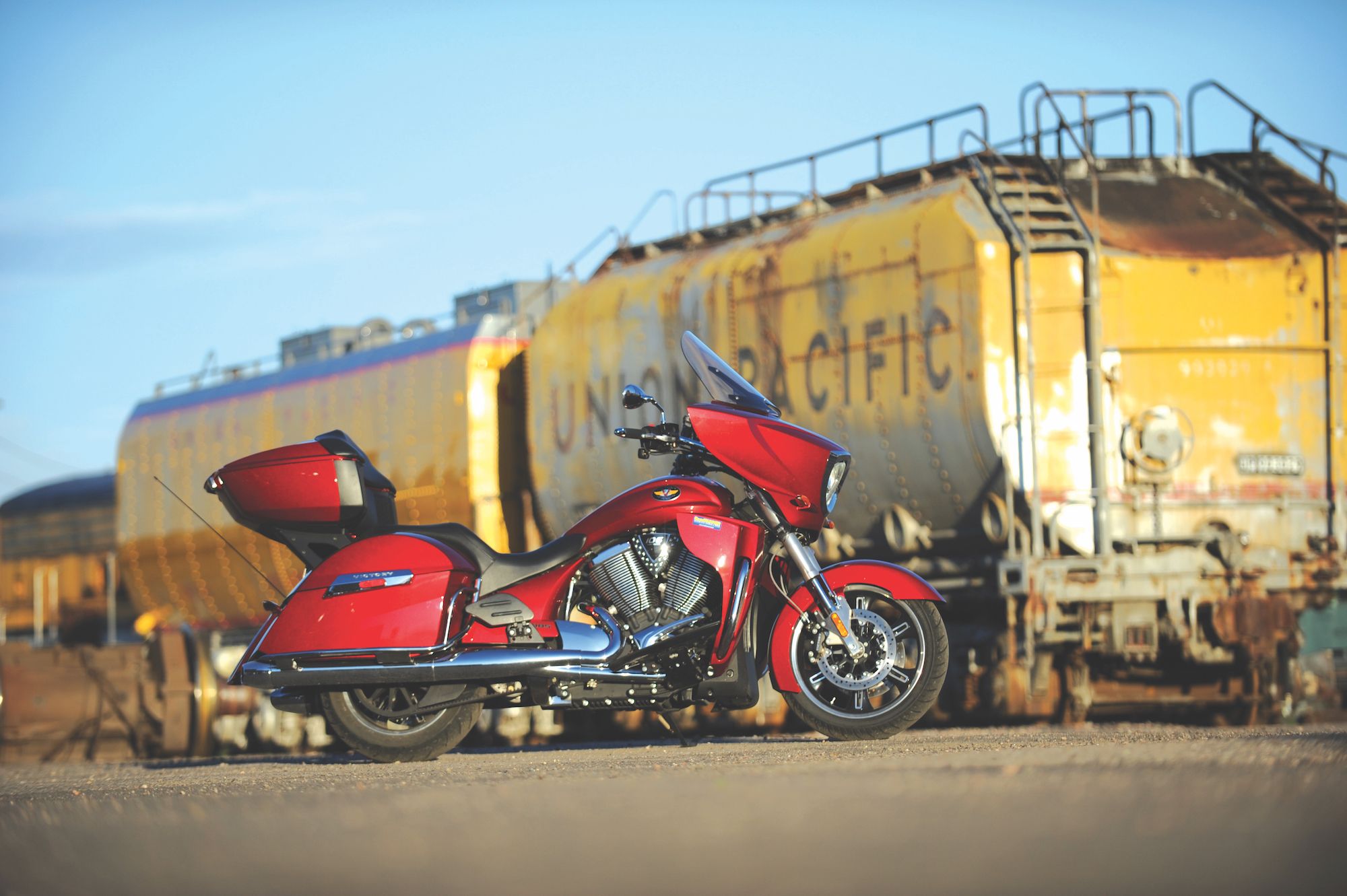 2012 victory cross country tour trunk