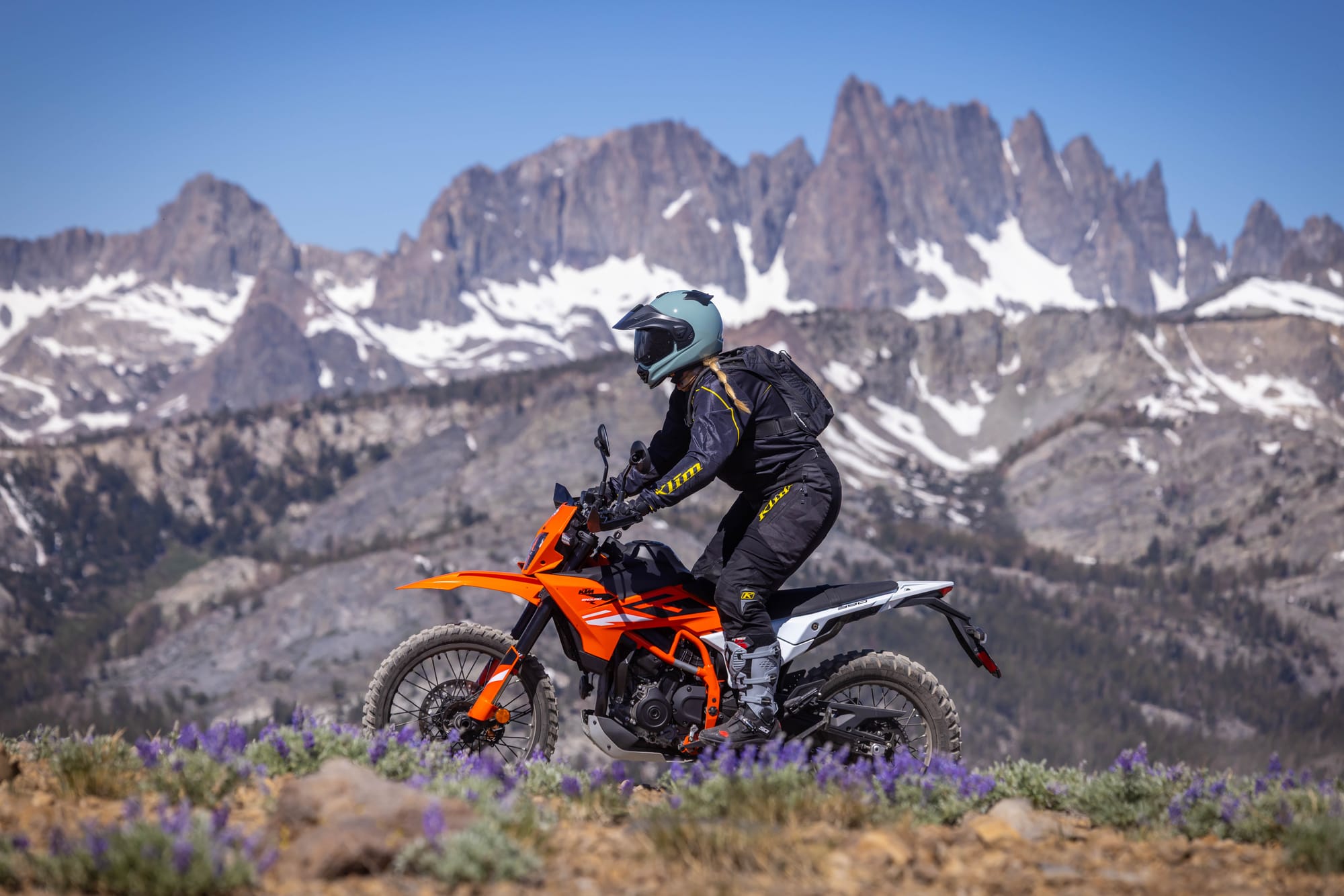Review: 2025 KTM 390 Adventure R & Enduro R | RoadRUNNER Motorcycle Magazine