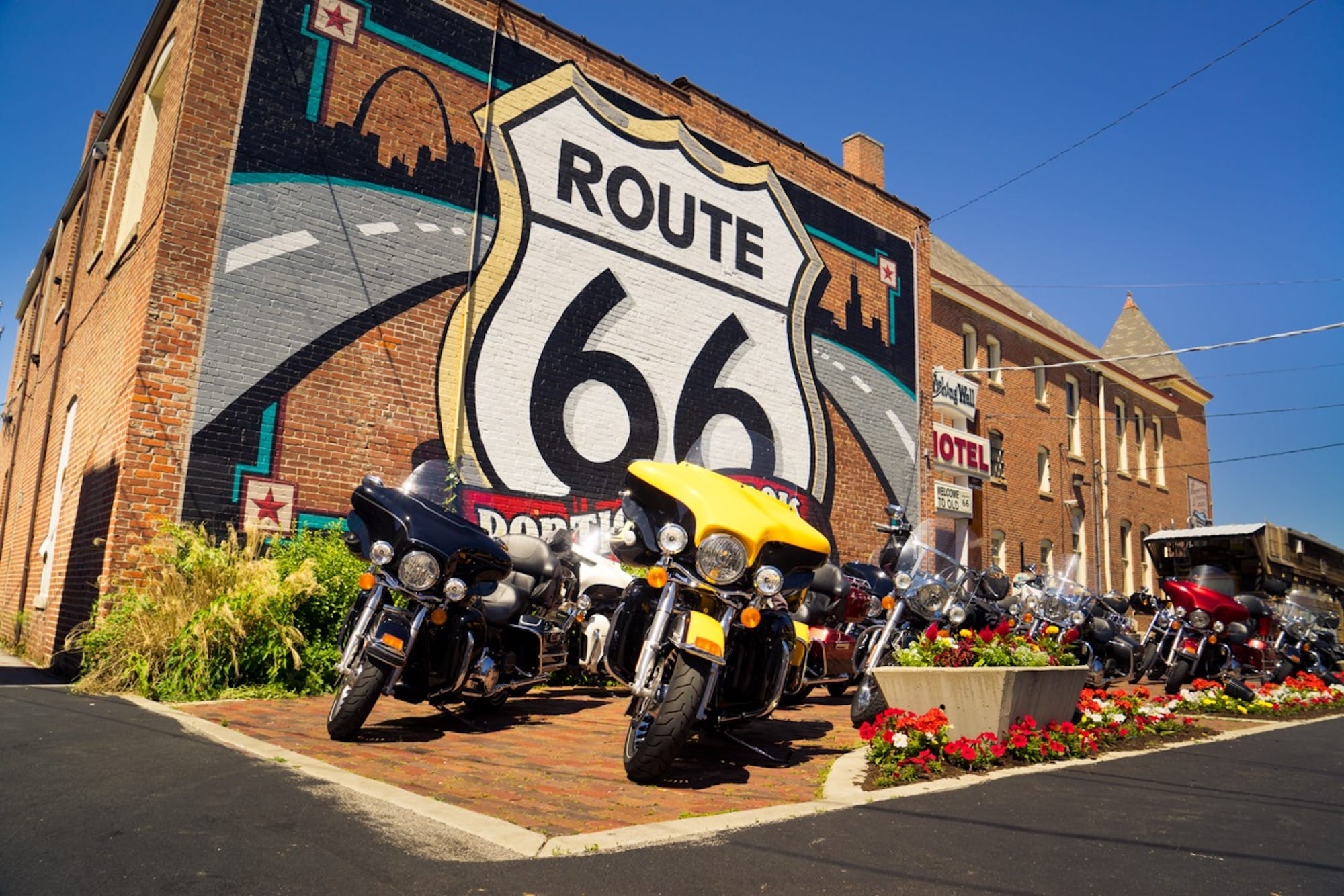 Celebrate Route 66 100th Anniversary with New EagleRider Tour