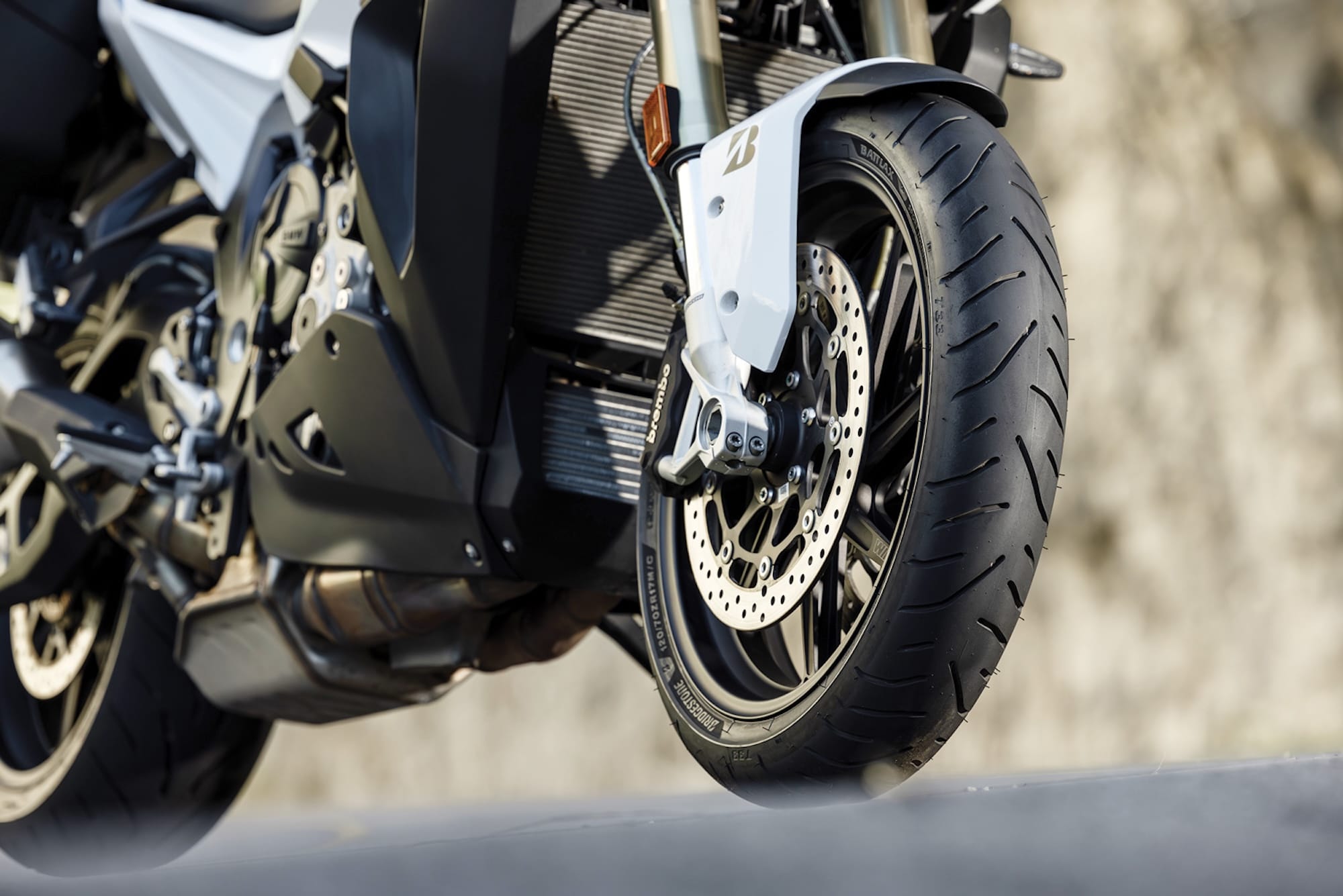 Bridgestone Battlax T33