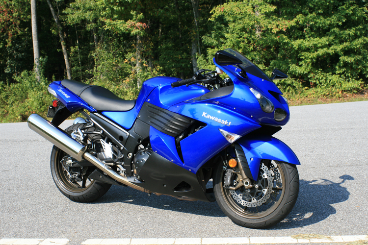 Review: 2006 Kawasaki Ninja ZX14 Review: 2006 Kawasaki Ninja ZX14