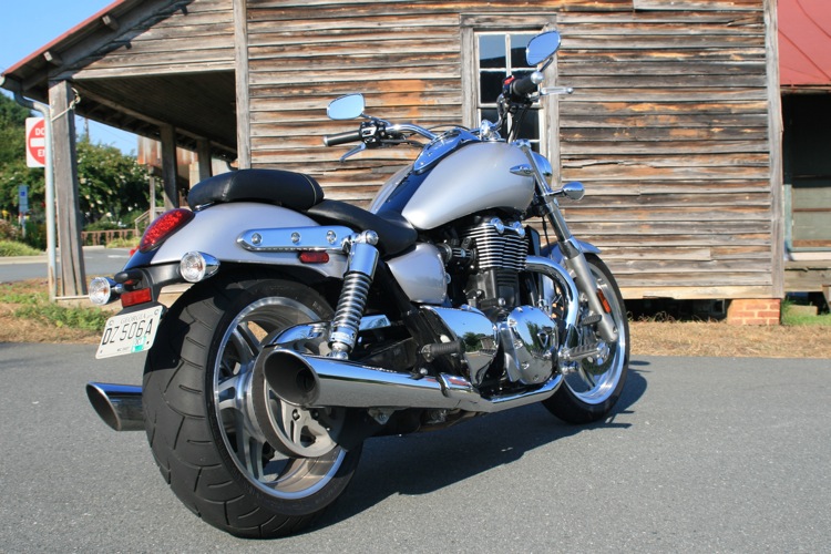 2010 triumph thunderbird deals 1600