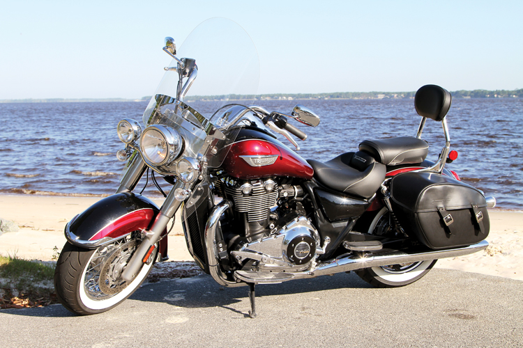 Triumph 2024 thunderbird commander