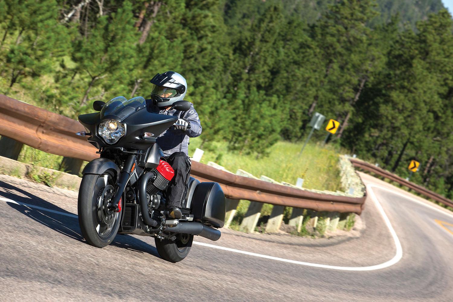 Moto Guzzi debuts MGX-21 cruiser at Sturgis