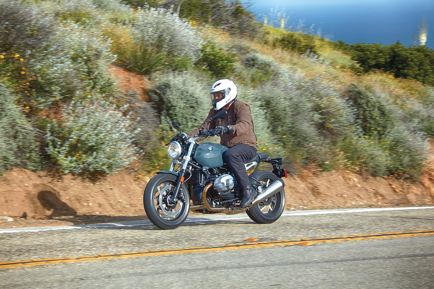 2017 BMW R nineT Pure and Racer Motorcycle Review: Sibling Rivalry