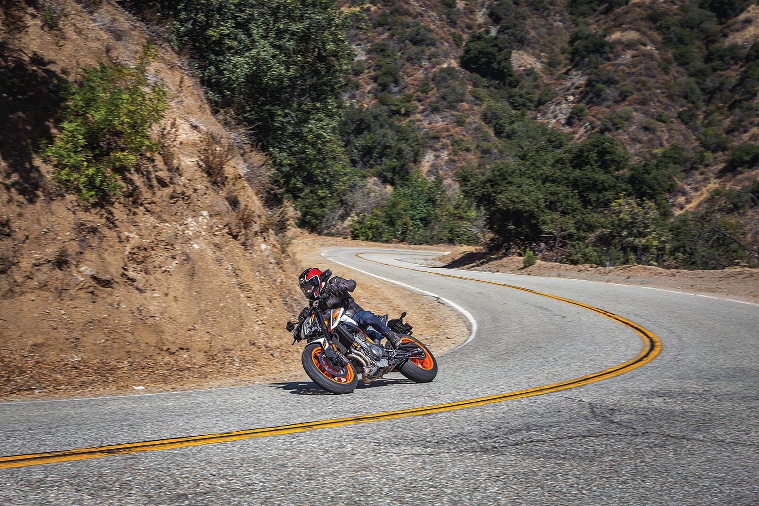 Review: 2020 KTM 890 Duke R